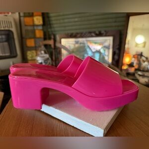 Crown & Ivy Hot Pink Jelly Slides Ladies Size 6